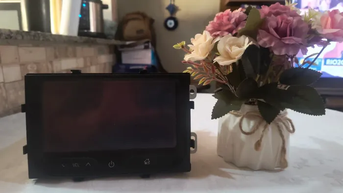 Vendo aparelho central multimídia MyLink 1 com moldura original 