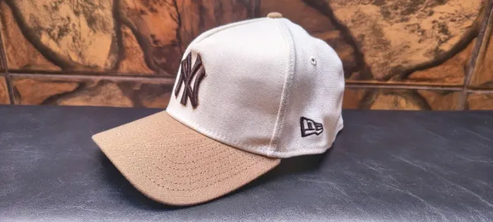 boné new era 39thirty a-frame new york yankees bege creme marrom original