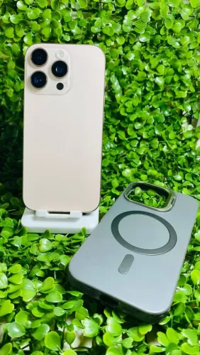 Vendo iPhone 16 pro (leia anúncio)