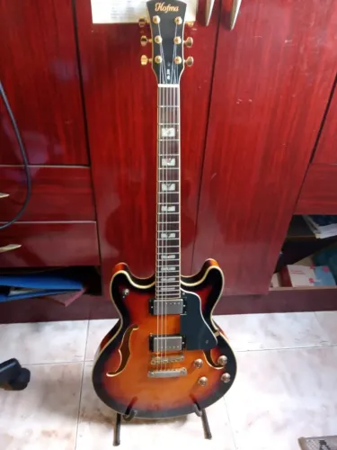 GUITARRA SEMI-ACÚSTICA - 335 MODEL.