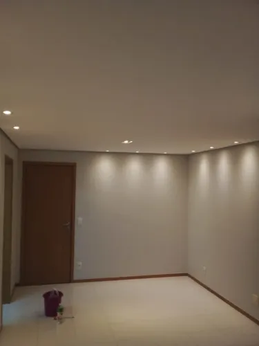 Alugo excelente apartamento de 03 quartos