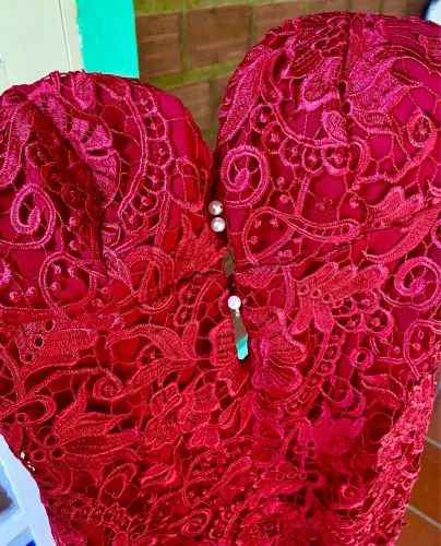 Vestido longo vermelho de festa (Renda Guipir 3D) - Usado apenas uma vez