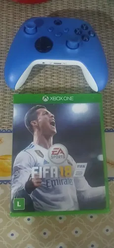 Midia fisica Xbox Fifa 18 + controle Xbox séries x shock blue, controle esta com drift no