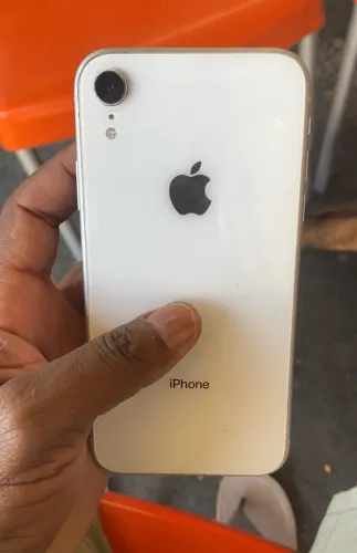 VENDO IPHONE XR 64GB semi novo