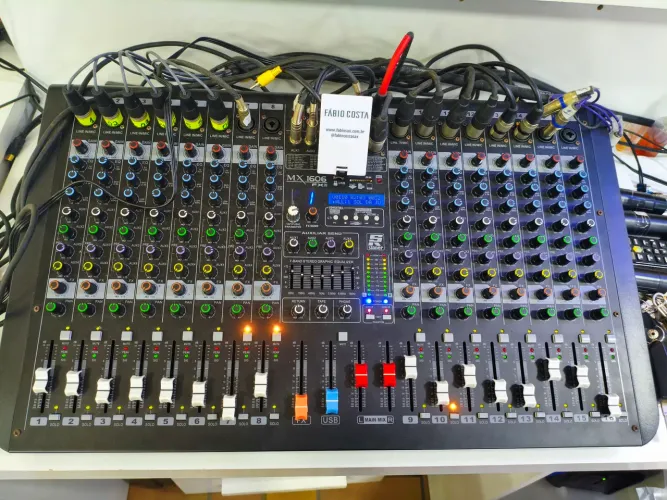 Mesa de som Staner MX 1606 fx 16 canais excelente estado