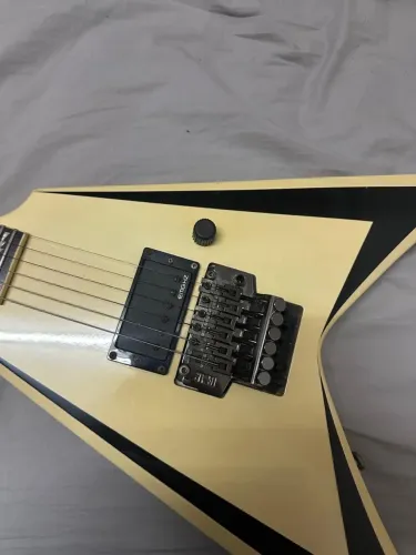 Guitarra Alexi laiho LTD 200