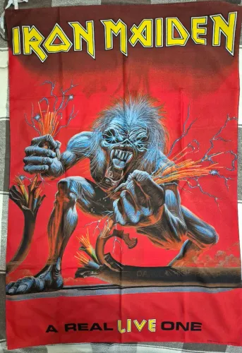 Bandeira Iron Maiden A real live one