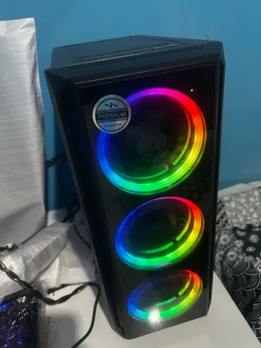 Pc para estudar e jogar jogos leves. Valor Negociável.