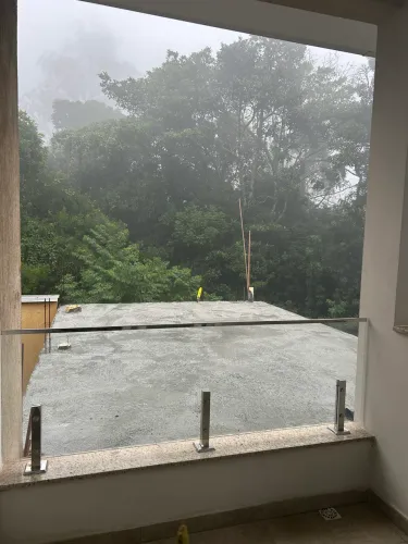 Vendo pedra + vidro + 3 torres de inox