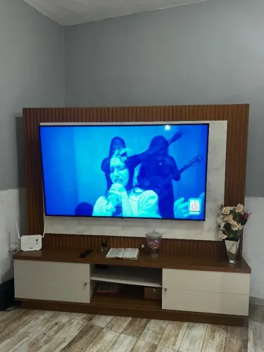 Estante de televisão