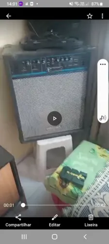 Caixa de som amplificada