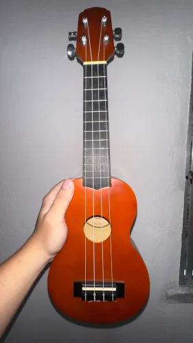 Ukulele Soprano Acústico Giannini UKS-21 Natural.Tipo:Ukulele Soprano