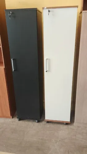 MULTIUSO DE 1 PORTA COM CHAVE PEÇA  DE MOSTRUARIO 220,00