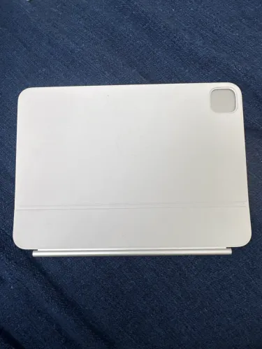 "Magic Keyboard Apple branca para iPad Pro 11