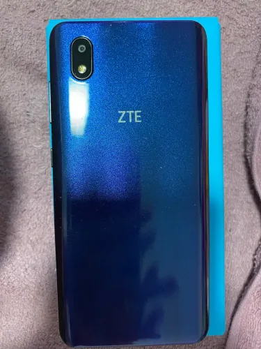 Celular ZTE de cor azul, 32gb, usado