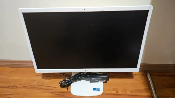All in one LG 24V360