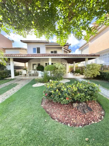 Casa a venda na Praia do Flamengo com 4 quartos nascente no condominio caminho das águas