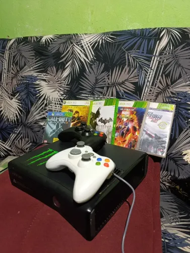 Vendo ou troco Xbox 360 desbloqueado