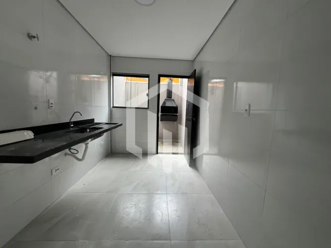Casa em condomínio no bairro Real, Praia Grande, com 2 quartos e 2 banheiros por R$ 310.00