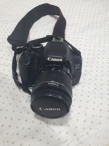 Vendo câmera digital Canon Eos 600D