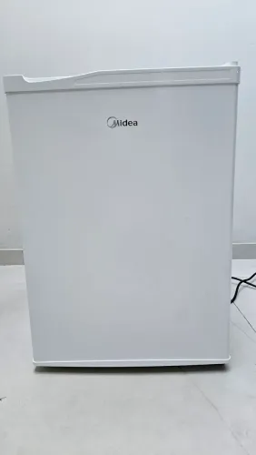 Frigobar Midea MRC08B1
