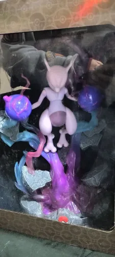 Pokémon Mewtwo Deluxe Feature Figure (caixa usada)