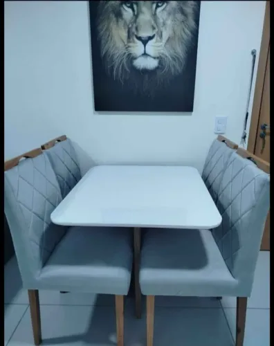Conjunto de mesa 4 lugares cadeiras em madeira maciça 
