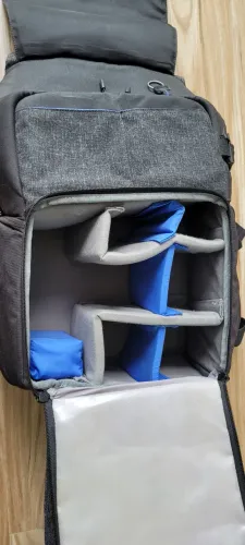 Mochila Fotográfica Benro + divisórias + capa de chuva (Rain Cover) - usada