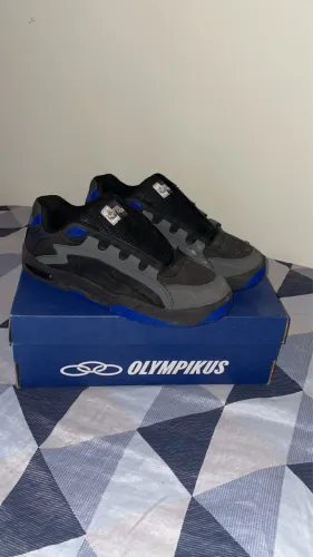 Vendo tênis
