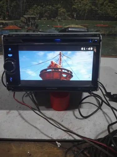 Multimídia positron sp 8960 nav, com alguns acessórios.