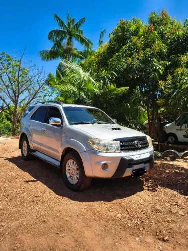 Toyota Hilux SW4 SRV D4-d 4X4 3.0 TDI Dies. AUT 2011
