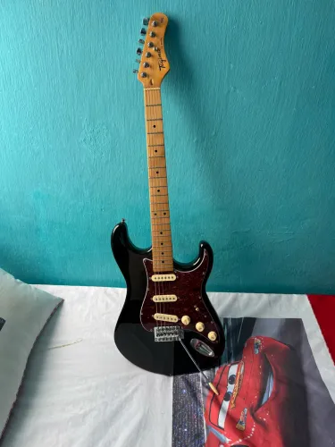 Kit Guitarra Tagima T-635 + Pedaleira Tank-G - Pronto para Tocar!