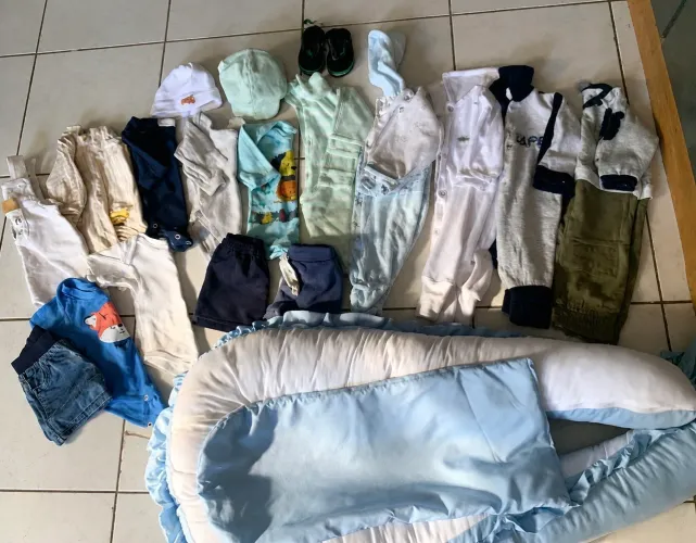 Lote de roupa de bebê + ninho 