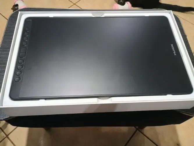 Mesa Digitalizadora com Tela Huion Kamvas 16 (2021) - Completa na Caixa, Pouco Uso