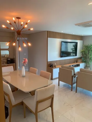 VENDO MESA SIER COM 6 CADEIRAS PRATICAMENTE NOVAS