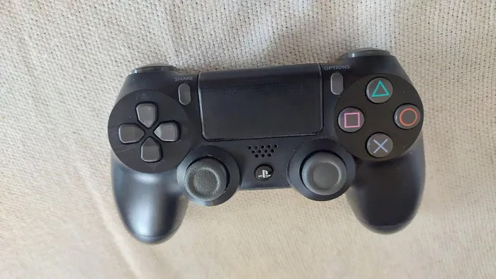 SÓ CONTROLE DO VÍDEO GAME PS4 SONY SÓ VENDA NÃO TROCO POR NADA 