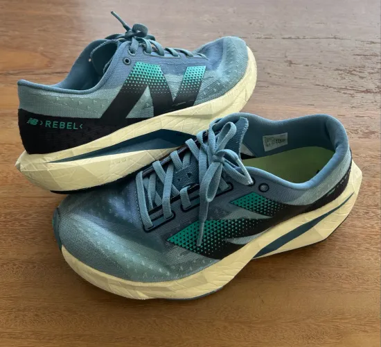 Tênis New Balance FuelCell Rebel V4 Masculino - Nº 39