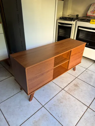 Rack Estante Multifuncional Para Sala de Estar com Prateleira, Porta Organizadora