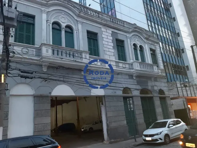 Galpão disponível para locação no Centro de Santos!