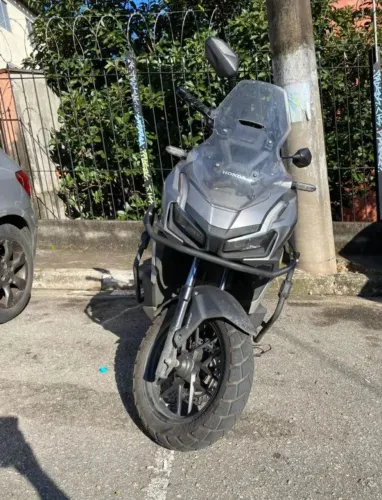 Vendo ou troco ADV160