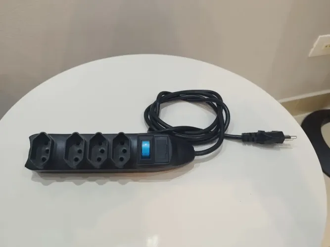 Filtro de linha para computador 4 tomadas 10 A