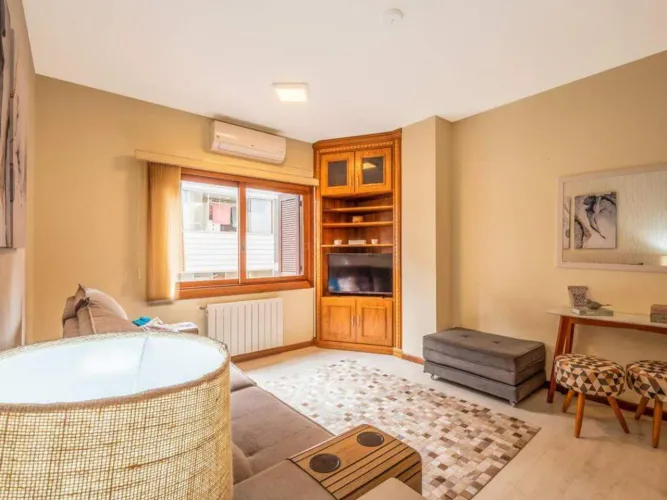 APARTAMENTO MOBILIADO NO CENTRO DE GRAMADO