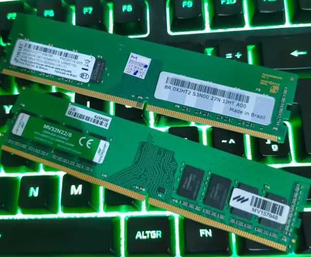 Memória RAM 16GB 2x8GB DDR4 3200MHz PC4-25600 Desktop