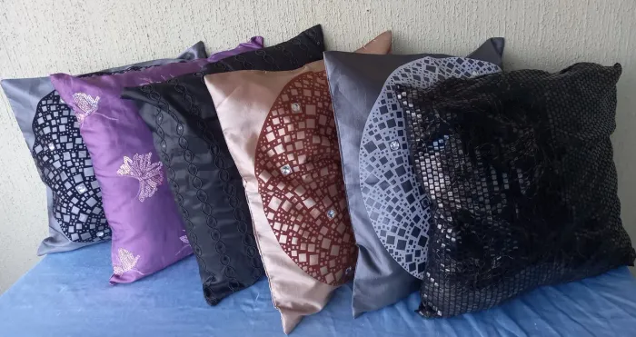 06 Lindas Amofadas Com Capas Novas