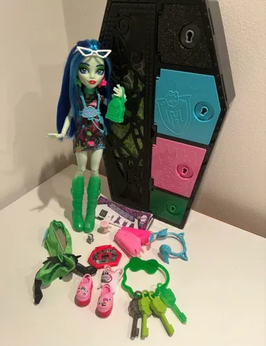 Monster High Ghoulia Yelps Skulltimate Secrets Neon Frights Mattel