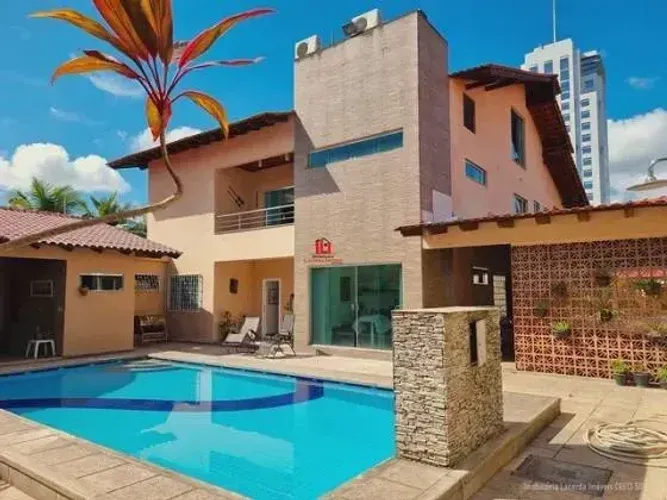Condomínio Aristocrático, Casa Duplex com 5 Suítes + Escritórios, Espaço Gourmet, Piscina