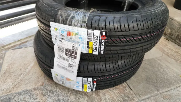 pneu 175 70 13 é novo, não é remold watts *