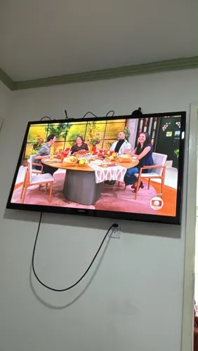 Televisão 50 polegadas Samsung(não é smart tela plana )