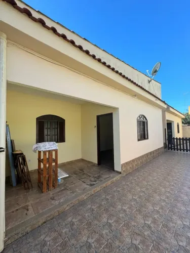 Alugo Casa de 01 quarto Unamar   Cabo Frio RJ  Frente ao condomínio Long Beach