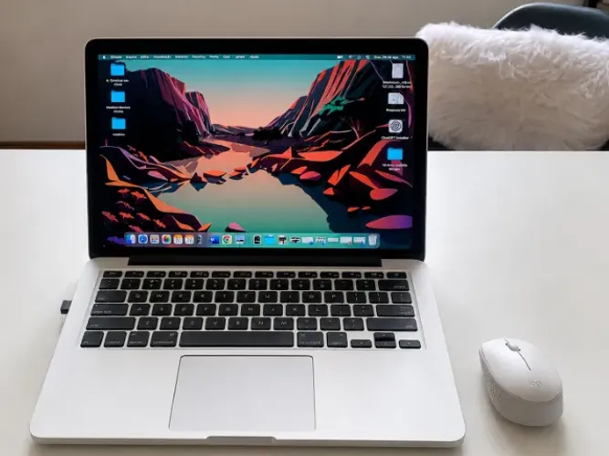 Só Hoje !!!! MacBook Pro Retina 13? - SSD - Ótimo para estudos e uso diário